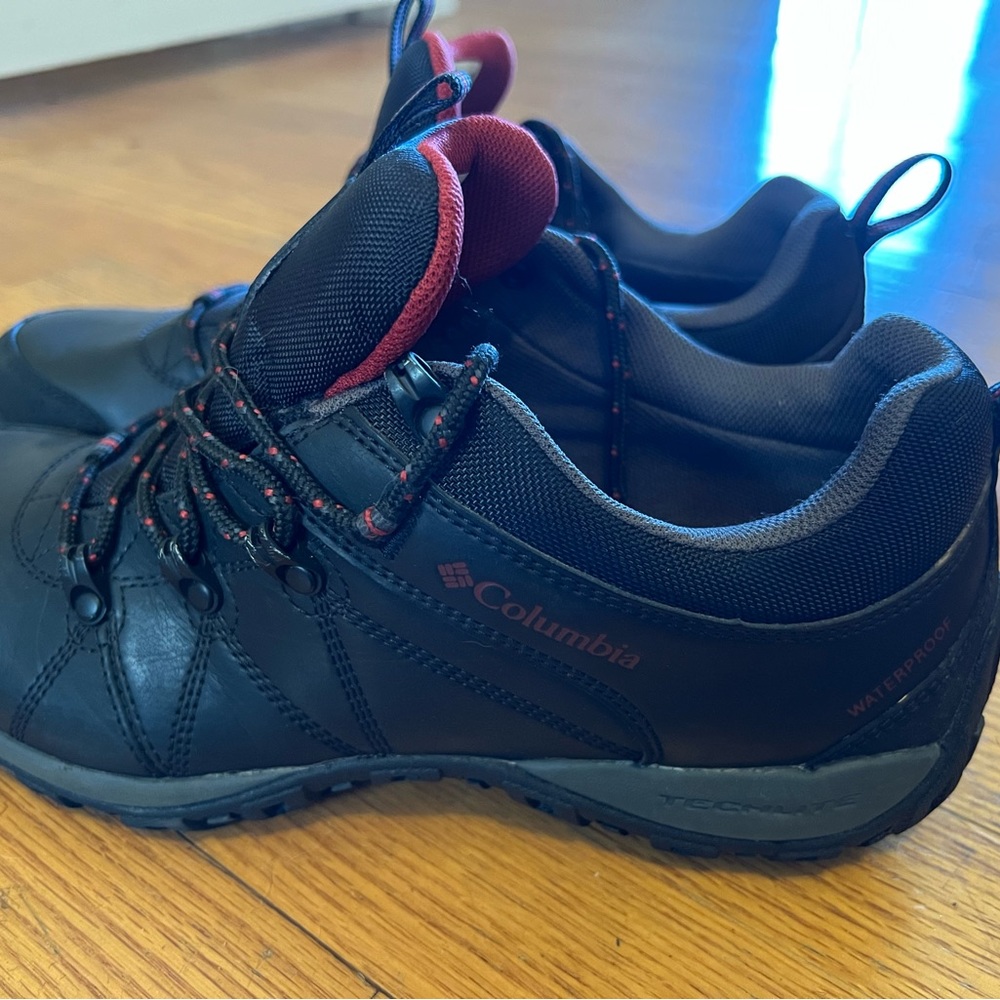 Columbia waterproof hiking shoes
